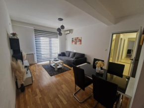 Apartman Tri S
